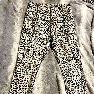 Cheetah print leggings.